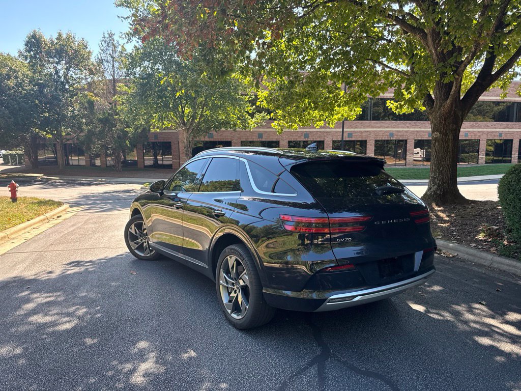 Used 2023 Genesis Electrified GV70 AWD/4WD image 4