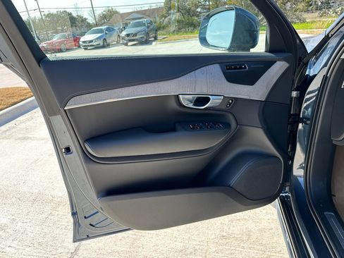 Certified 2024 Volvo XC90 T8 Ultimate w/ Lounge Package image 16