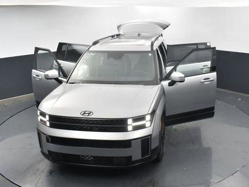Used 2025 Hyundai Santa Fe Calligraphy w/ Tow & Go Package image 37