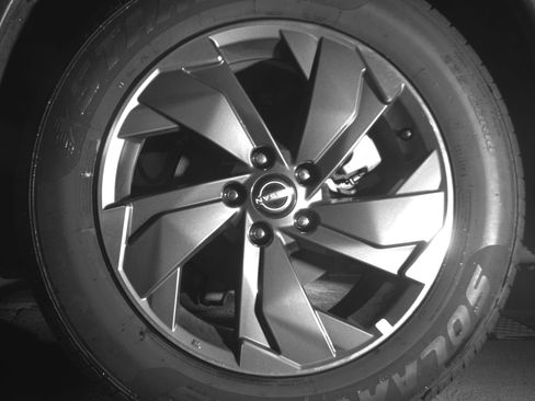 Used 2025 Nissan Rogue SV FWD image 14