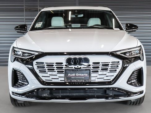 Used 2024 Audi Q8 e-tron Prestige w/ Prestige Package image 11