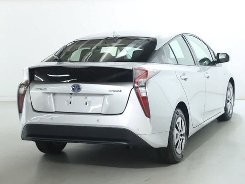 Certified 2018 Toyota Prius Two image 45