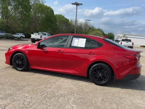 Used 2025 Toyota Camry LE w/ Convenience Package image 6