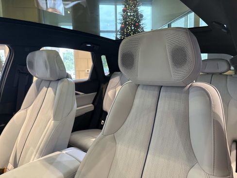 New 2025 Cadillac Lyriq Luxury image 23