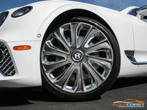 Used 2023 Bentley Continental GT V8 image 11