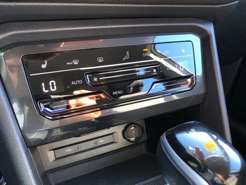 Used 2024 Volkswagen Tiguan Wolfsburg Edition image 28