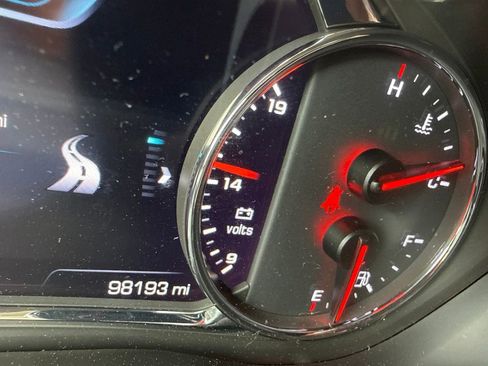 Used 2019 GMC Acadia Denali w/ Technology Package AWD/4WD image 8
