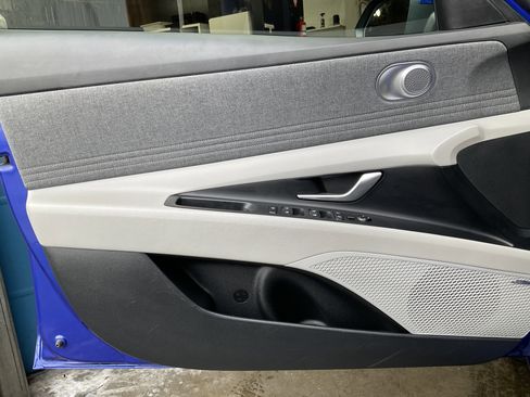 Used 2024 Hyundai Elantra Limited image 31