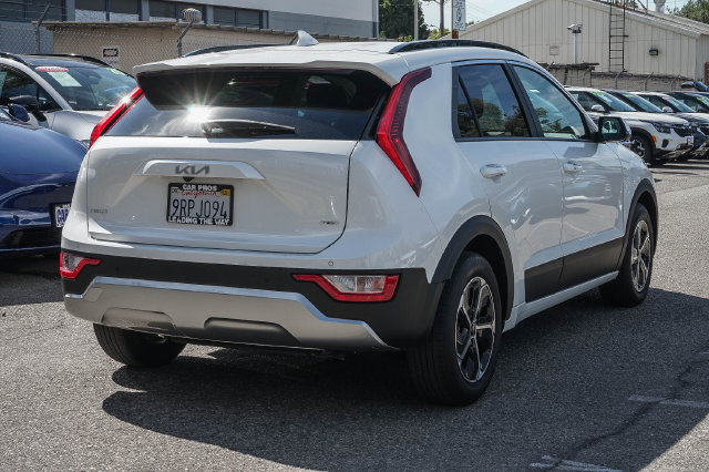 Certified 2025 Kia Niro EX FWD image 9