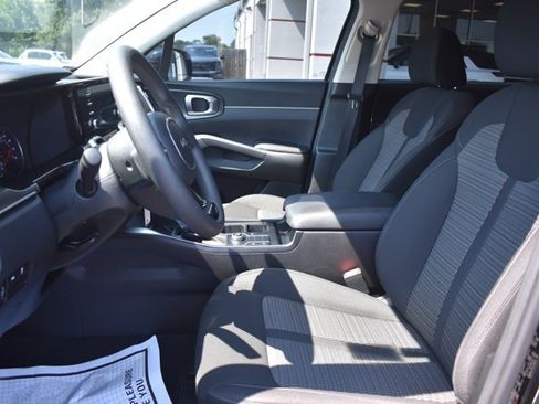 Used 2023 Kia Sorento LX FWD image 13