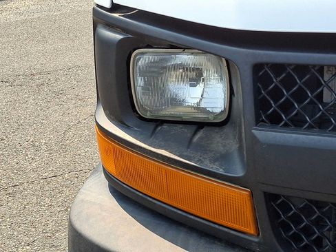 Used 2016 Chevrolet Express 3500 RWD image 9