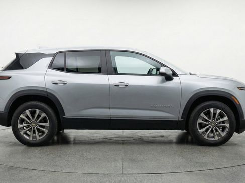 Used 2025 Chevrolet Equinox LT image 11