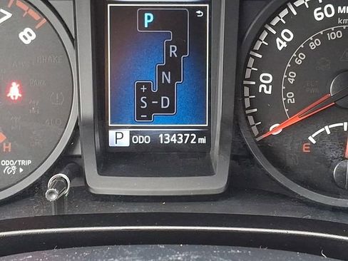 Used 2018 Toyota Tacoma SR w/ SR Convenience Package image 20