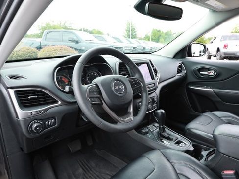 Used 2022 Jeep Cherokee Latitude Lux w/ Mopar Interior Package AWD/4WD image 24