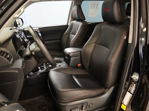 Used 2020 Toyota 4Runner TRD Off-Road Premium w/ Moonroof Package AWD/4WD image 3