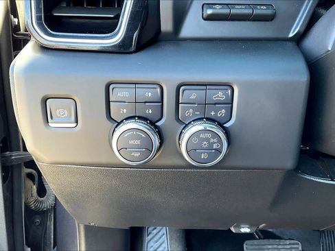Used 2024 GMC Sierra 1500 Denali Ultimate image 33