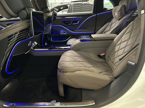 Certified 2024 Mercedes-Benz Maybach S 580 4MATIC image 37