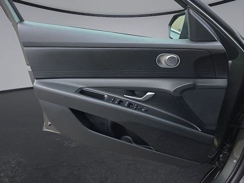 New 2026 Hyundai Elantra SE image 38