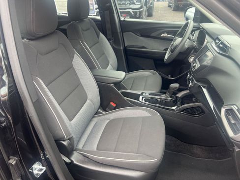 Used 2023 Chevrolet TrailBlazer LS FWD image 16