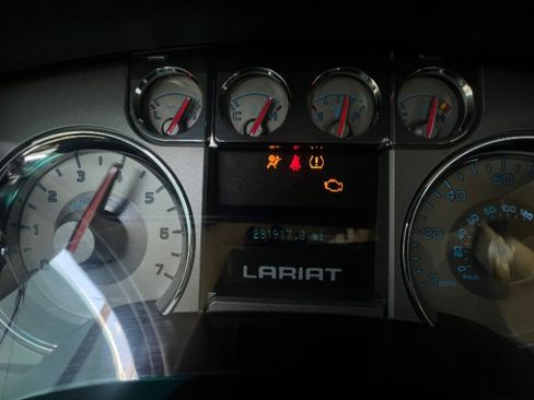 Used 2010 Ford F150 Lariat RWD image 14
