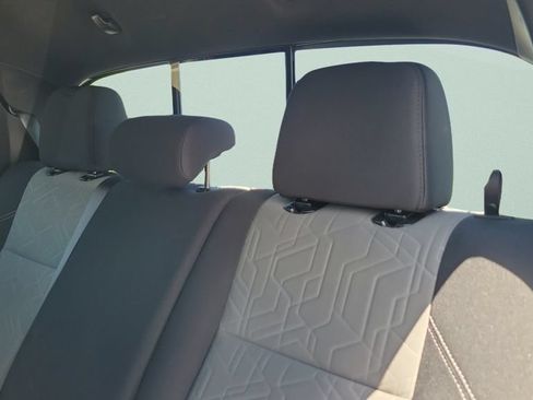 Certified 2023 Toyota Tacoma TRD Off-Road AWD/4WD image 10