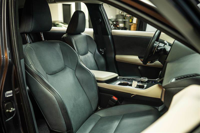 Used 2023 Lexus RZ 450e Premium w/ Technology Package AWD/4WD image 15