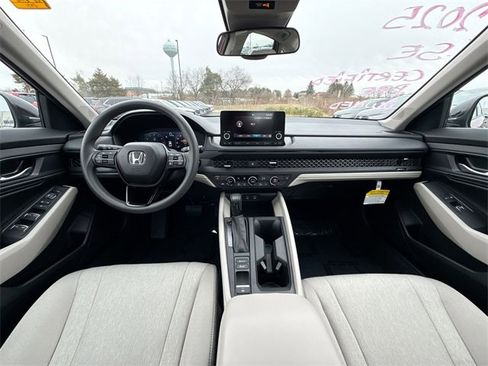 Certified 2025 Honda Accord SE image 23