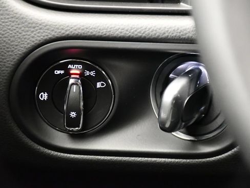 Certified 2026 Porsche Macan AWD/4WD image 27