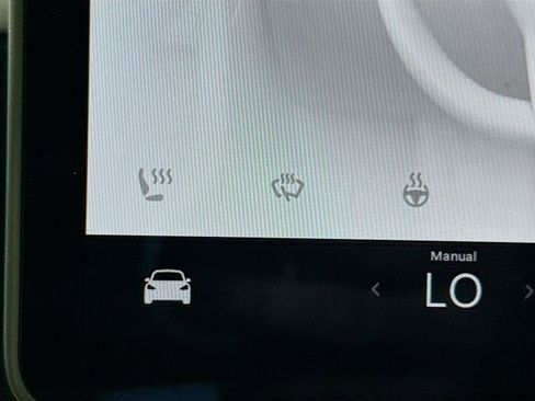 Used 2025 Tesla Model Y Long Range image 22