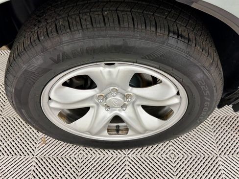 Used 2014 Subaru Forester 2.5i image 9