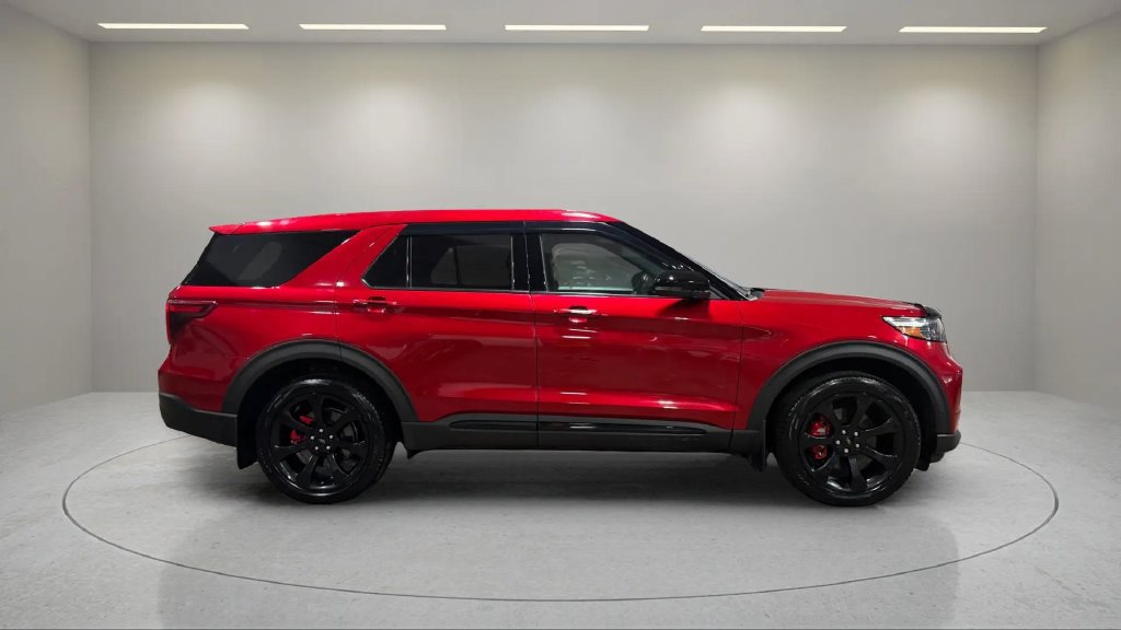 Used 2022 Ford Explorer ST w/ Equipment Group 401A AWD/4WD image 2