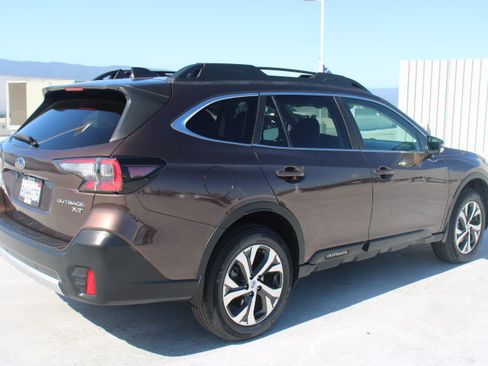 Used 2021 Subaru Outback Limited XT AWD/4WD image 3