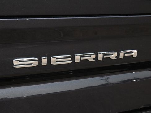 Used 2025 GMC Sierra 1500 SLT RWD image 21