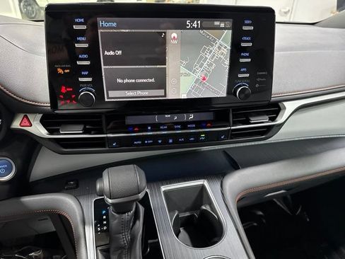 Used 2022 Toyota Sienna XSE AWD/4WD image 20