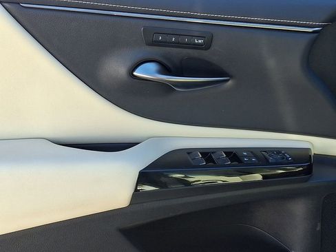 Used 2022 Lexus ES 350 w/ Premium Package image 13