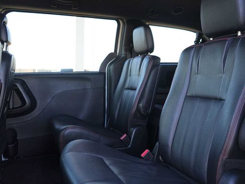 Used 2018 Dodge Grand Caravan GT image 14