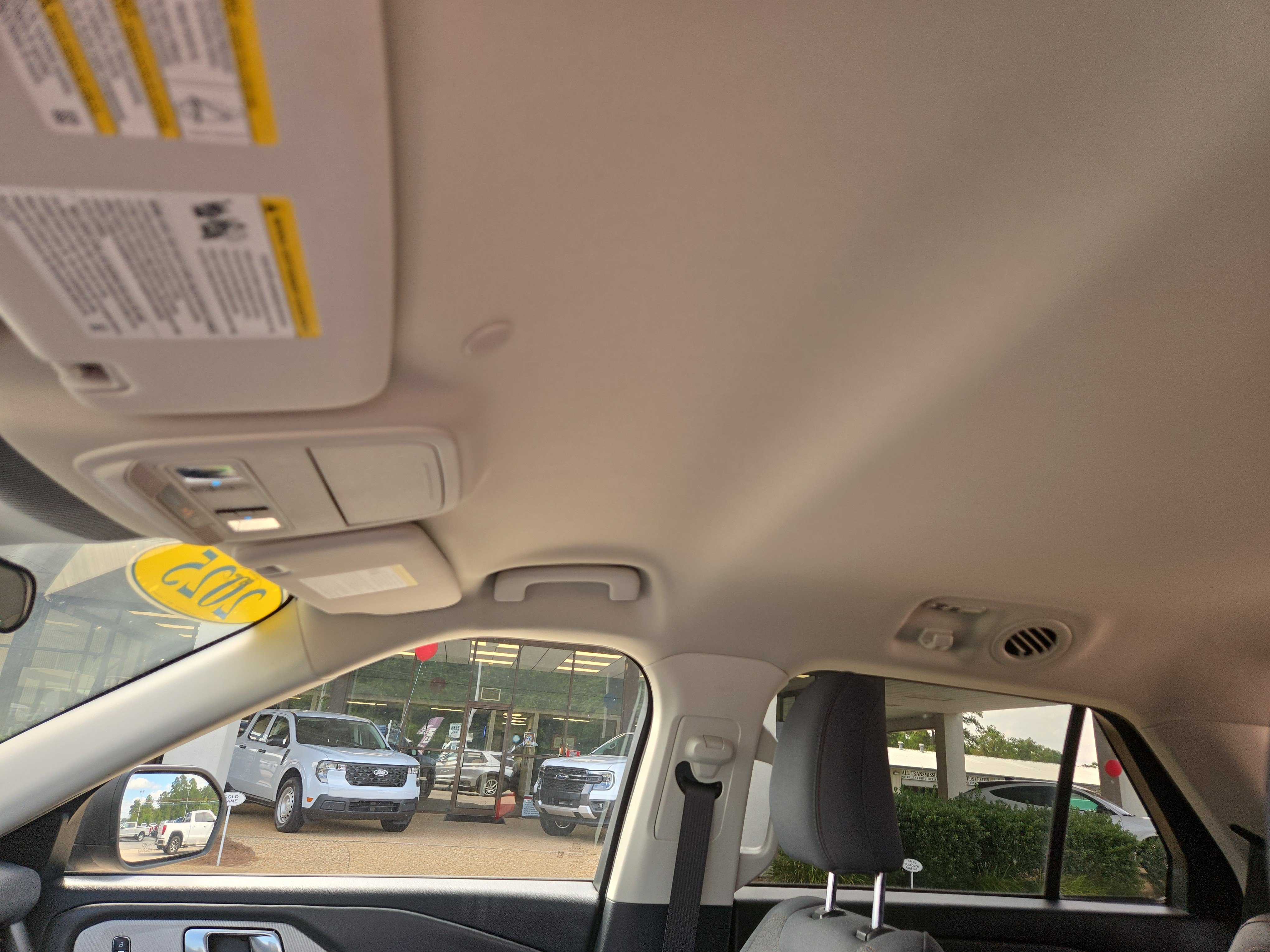Used 2025 Ford Explorer Active RWD image 19