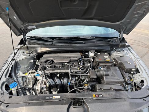 Certified 2025 Hyundai Elantra Sport FWD image 11