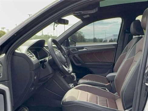 Used 2024 Volkswagen Tiguan SEL R-Line image 16