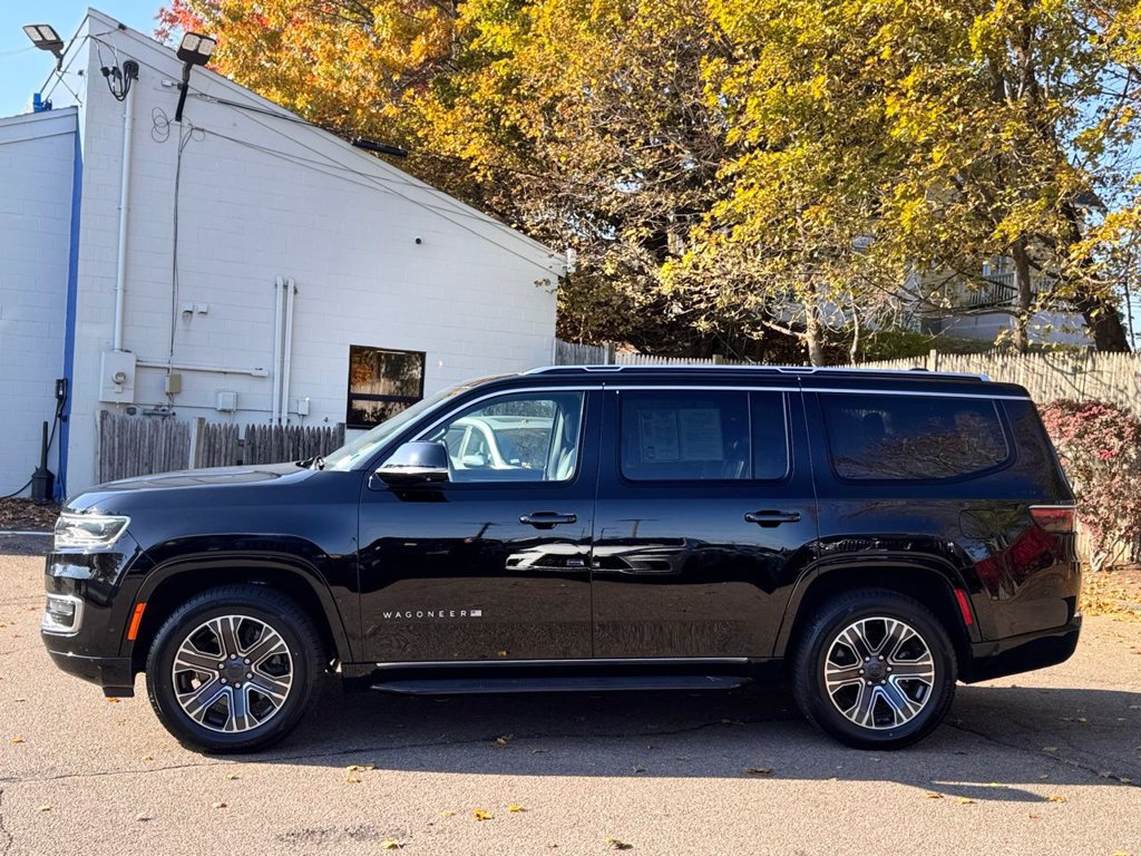 Used 2023 Jeep Wagoneer 4WD w/ Premium Group I image 3