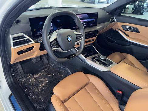 Certified 2025 BMW 330i Sedan w/ Convenience Package image 19