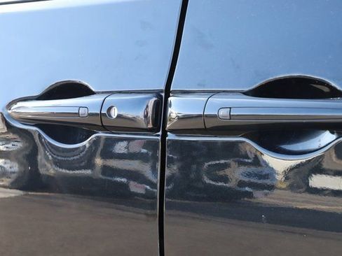 Used 2024 Chrysler Pacifica Limited image 10