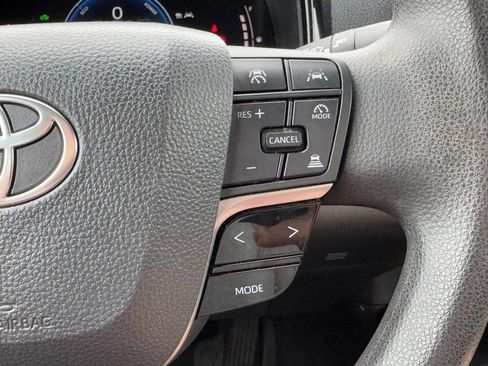 Used 2025 Toyota Camry LE image 17