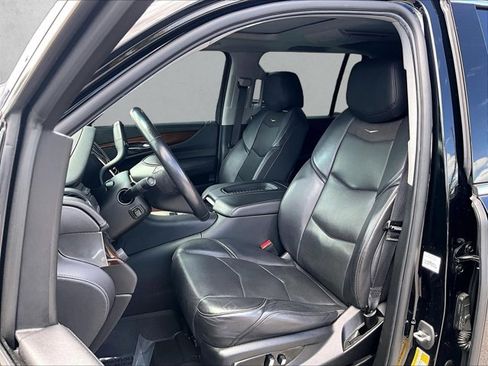 Used 2020 Cadillac Escalade ESV Luxury RWD image 27