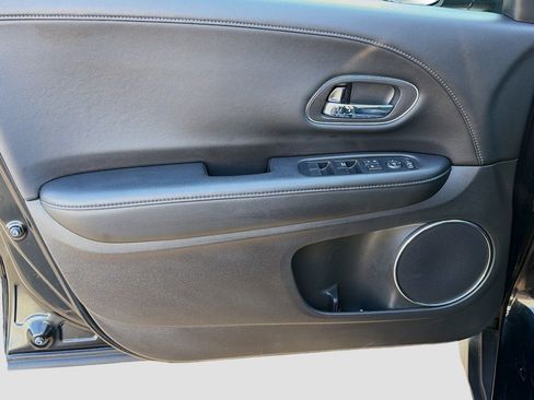 Used 2019 Honda HR-V EX-L image 19