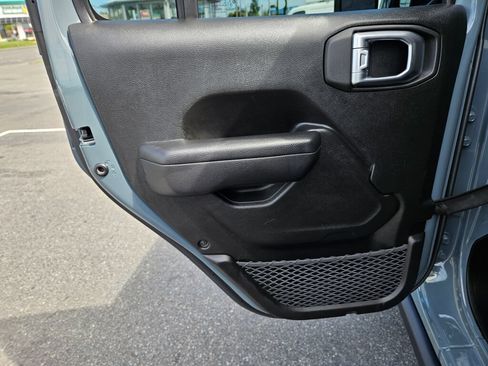 Used 2024 Jeep Wrangler Unlimited AWD/4WD image 17