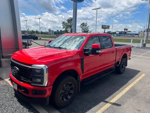 Used 2023 Ford F350 Lariat w/ Sport Appearance Package AWD/4WD image 3