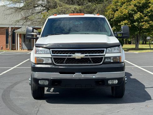 Used 2006 Chevrolet Silverado 3500 2WD Crew Cab image 3