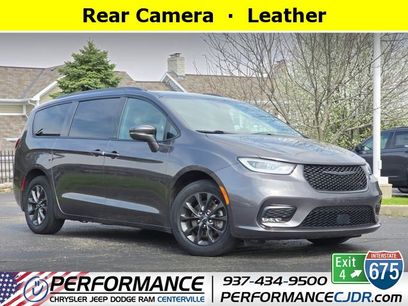 Used 2021 Chrysler Pacifica Touring-L w/ S Appearance Package