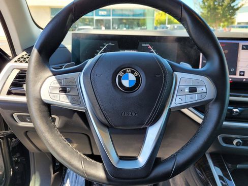 Used 2025 BMW X7 xDrive40i AWD/4WD image 34